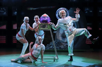 Hazel
-Drury Lane Oakbrook